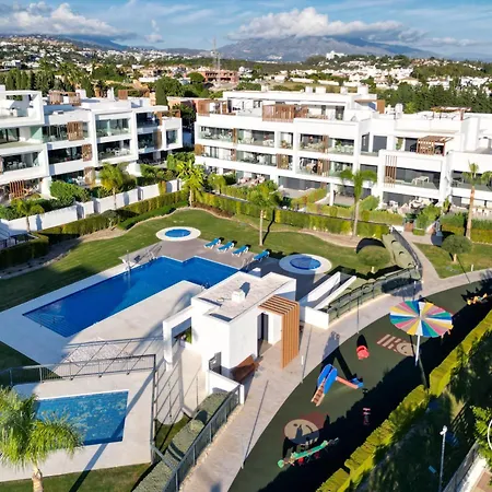 Apartment Vivi Homes - Sublime Close To The Beach, Garden, Pool & Hot Tub Estepona