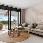 Vivi Homes - Sublime Close To The Beach, Garden, Pool & Hot Tub * Εστεπόνα