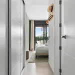 Vivi Homes - Sublime Close To The Beach, Garden, Pool & Hot Tub Διαμέρισμα *