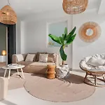 Διαμέρισμα Vivi Homes - Sublime Close To The Beach, Garden, Pool & Hot Tub Εστεπόνα