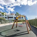 Vivi Homes - Sublime Close To The Beach, Garden, Pool & Hot Tub Εστεπόνα