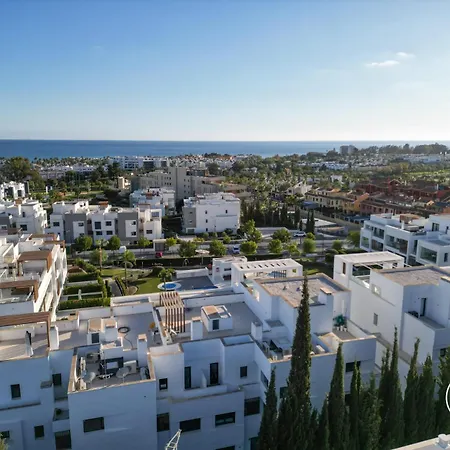 Apartman Vivi Homes - Sublime Close To The Beach, Garden, Pool & Hot Tub