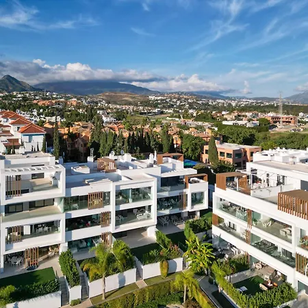 Daire Vivi Homes - Sublime Close To The Beach, Garden, Pool & Hot Tub Estepona
