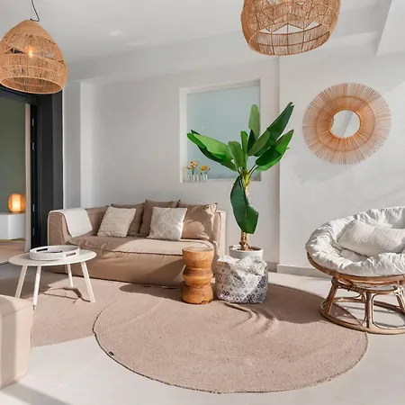 Apartman Vivi Homes - Sublime Close To The Beach, Garden, Pool & Hot Tub Estepona