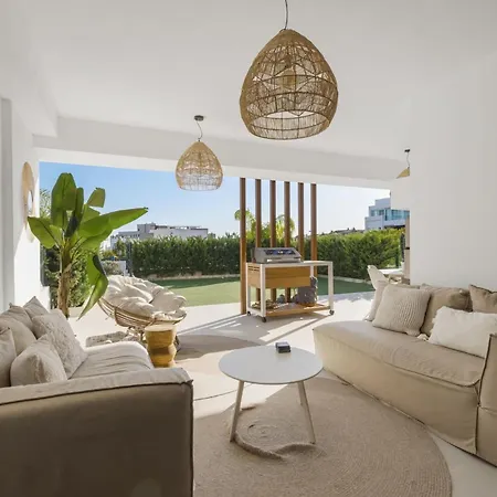 Apartman Vivi Homes - Sublime Close To The Beach, Garden, Pool & Hot Tub Estepona