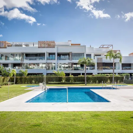 Apartment Vivi Homes - Sublime Close To The Beach, Garden, Pool & Hot Tub *