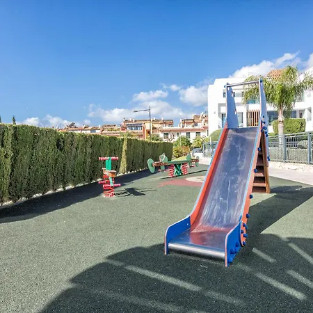 Vivi Homes - Sublime Close To The Beach, Garden, Pool & Hot Tub Apartment Estepona