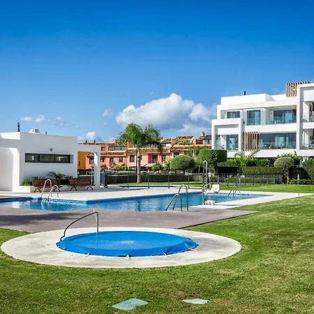 Apartment Vivi Homes - Sublime Close To The Beach, Garden, Pool & Hot Tub