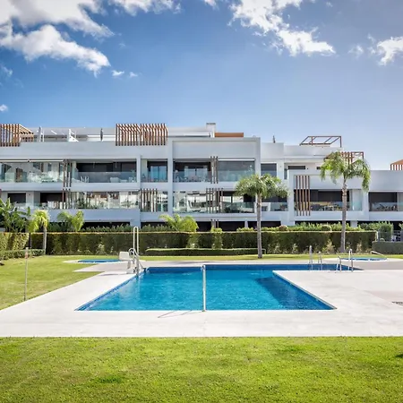 Apartment Vivi Homes - Sublime Close To The Beach, Garden, Pool & Hot Tub *