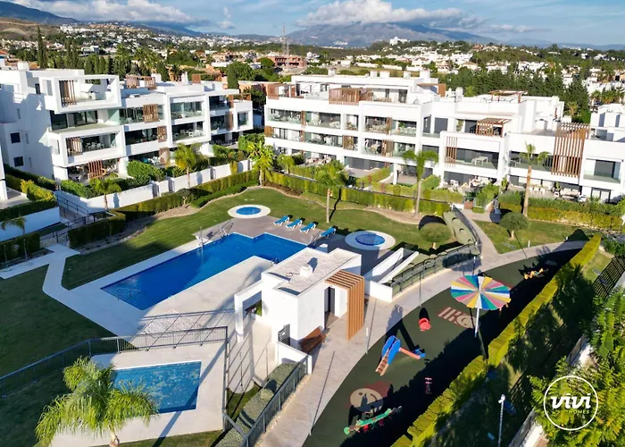 Apartament Vivi Homes - Sublime Close To The Beach, Garden, Pool & Hot Tub Estepona