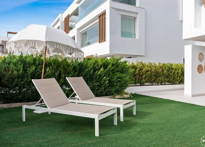 Vivi Homes - Sublime Close To The Beach, Garden, Pool & Hot Tub Appartement *