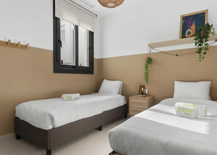 Vivi Homes - Sublime Close To The Beach, Garden, Pool & Hot Tub Appartement