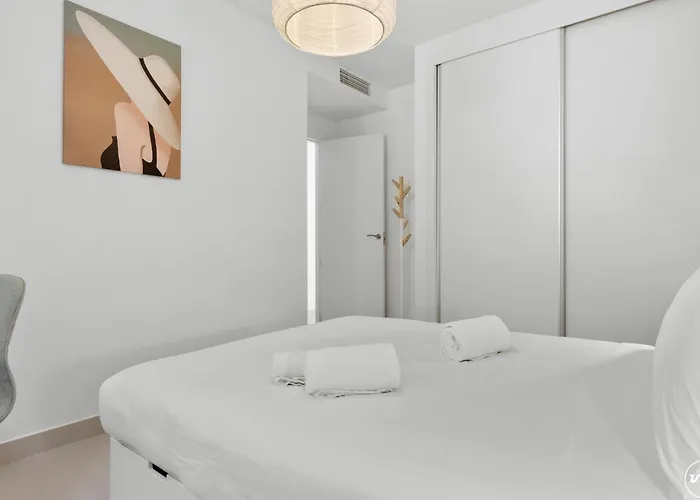 Appartement Vivi Homes - Sublime Close To The Beach, Garden, Pool & Hot Tub Estepona