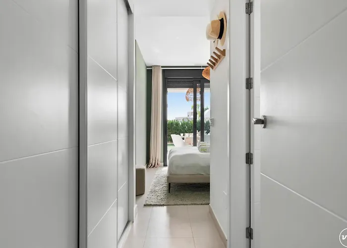 Vivi Homes - Sublime Close To The Beach, Garden, Pool & Hot Tub Appartement *