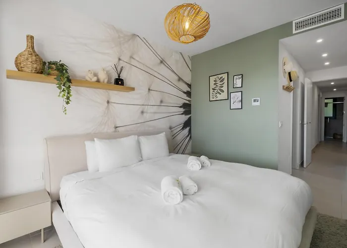 Vivi Homes - Sublime Close To The Beach, Garden, Pool & Hot Tub Appartement *