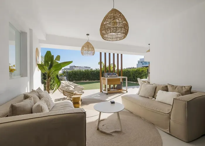 Appartement Vivi Homes - Sublime Close To The Beach, Garden, Pool & Hot Tub Estepona